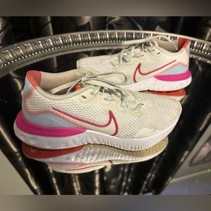 Women Nike Renew Sneakers
